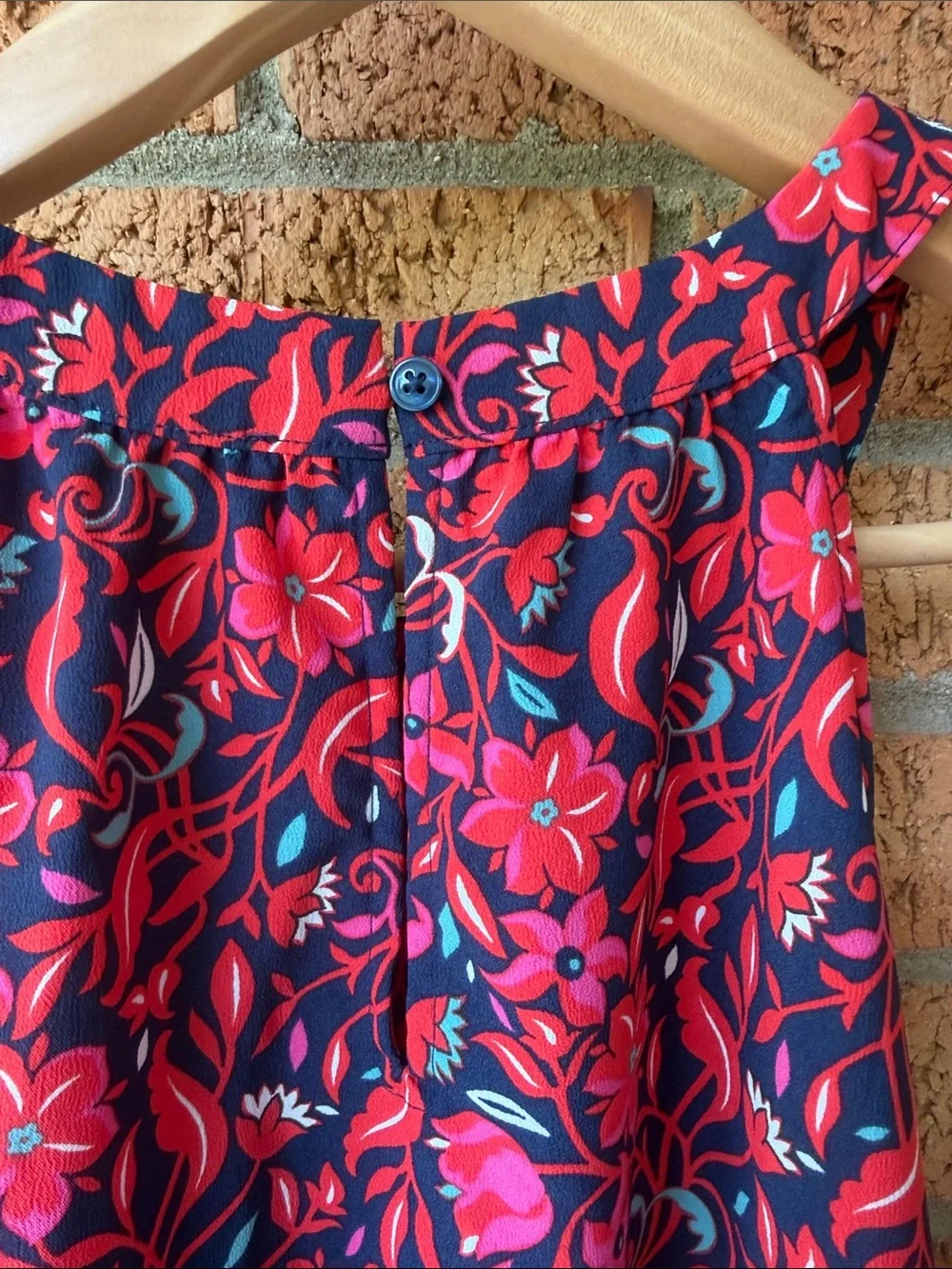 Ann Taylor and Loft Bundle (2) Sleeveless Women’s Large Floral - Picture 6 of 9